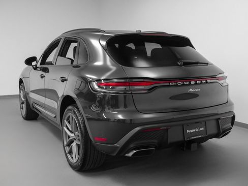 Used 2025 Porsche Macan image 3