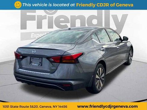 Used 2022 Nissan Altima 2.5 SV image 5