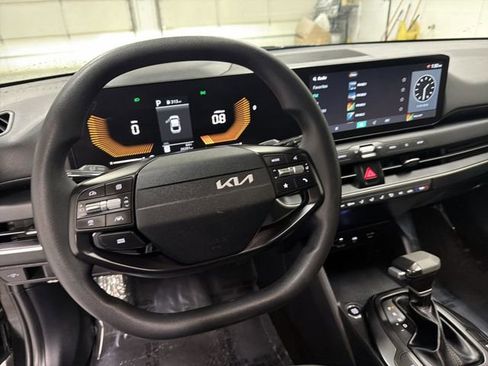Used 2025 Kia K4 FWD image 17