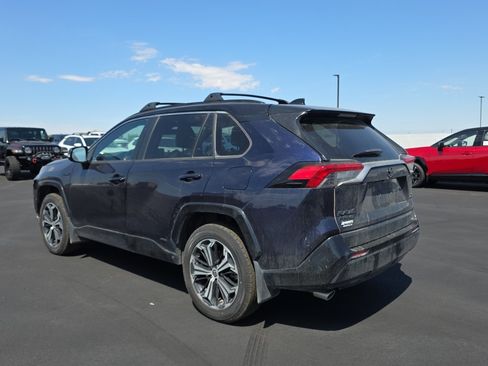 Certified 2022 Toyota RAV4 XSE w/ Weather Package AWD/4WD image 6