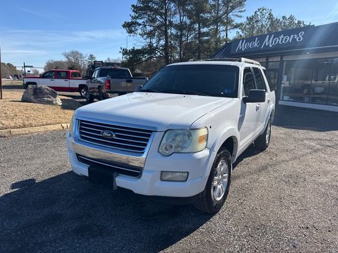 Used 2010 Ford Explorer XLT image 2