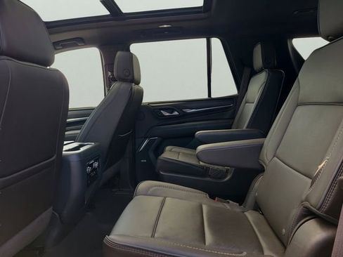 Used 2024 GMC Yukon Denali RWD image 11