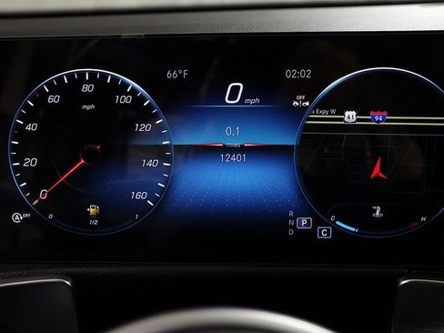 Used 2023 Mercedes-Benz GLB 250 4MATIC image 16