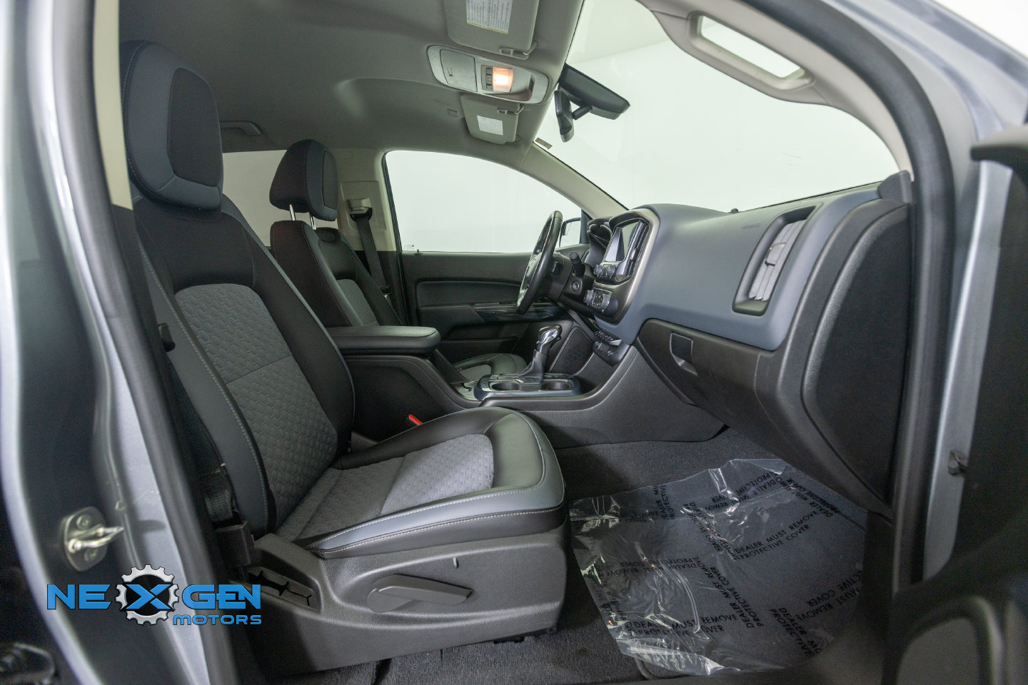 Used 2022 Chevrolet Colorado Z71 AWD/4WD image 8