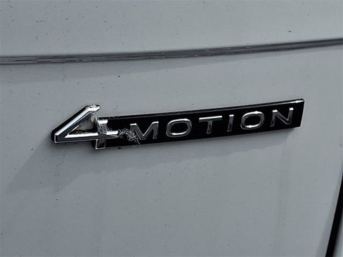 Used 2022 Volkswagen Tiguan SE image 33