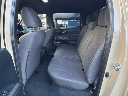 Used 2016 Toyota Tacoma TRD Sport w/ Towing Package image 16