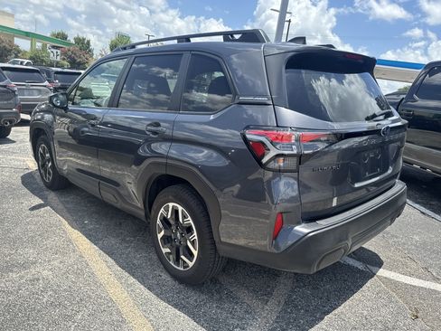 Used 2025 Subaru Forester Premium AWD/4WD image 5