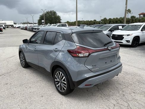 Used 2022 Nissan Kicks SV FWD image 6
