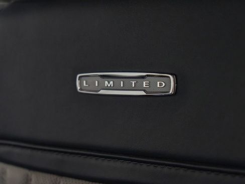Used 2024 Ford F350 Limited w/ FX4 Off-Road Package AWD/4WD image 34