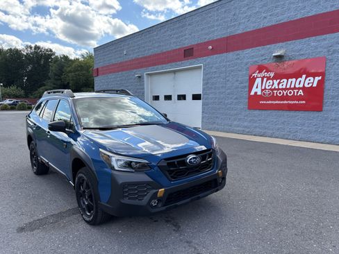 Used 2025 Subaru Outback Wilderness AWD/4WD image 1