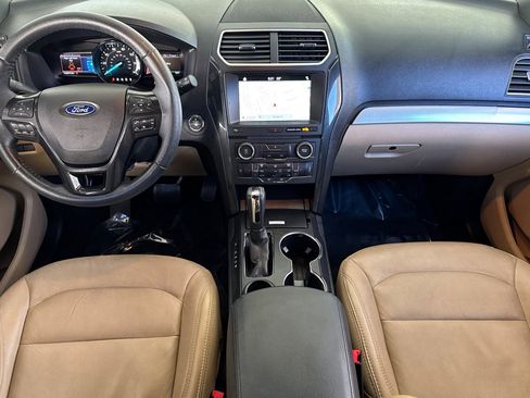 Used 2017 Ford Explorer XLT w/ Equipment Group 202A image 16