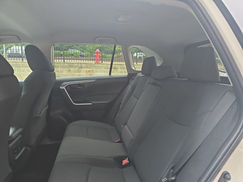 Used 2024 Toyota RAV4 LE FWD image 13
