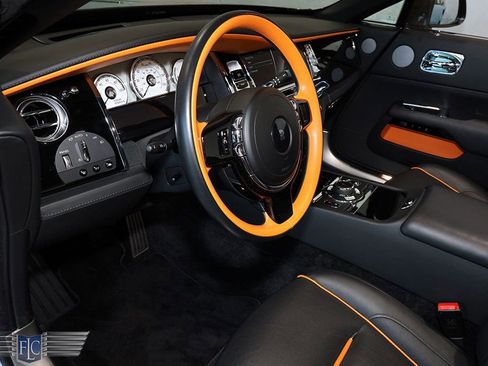 Used 2021 Rolls-Royce Dawn RWD image 24