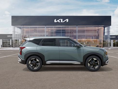 New 2027 Kia Seltos S FWD image 7
