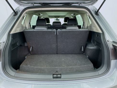 Used 2021 Volkswagen Tiguan SE FWD image 18