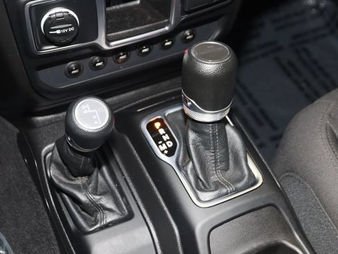 Used 2023 Jeep Gladiator Sport w/ Trailer Tow Package image 8