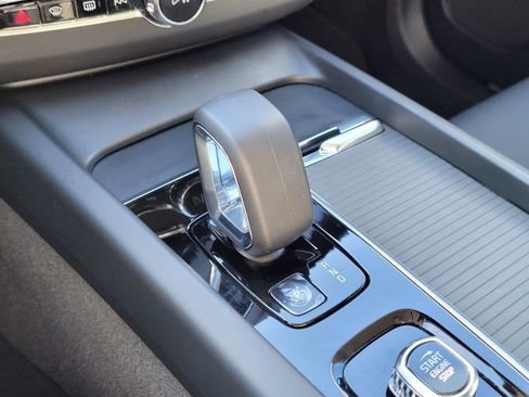 Certified 2025 Volvo XC60 B5 Core w/ Protection Package Premier image 24