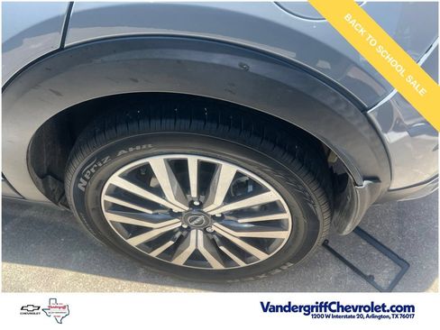 Used 2023 Nissan Kicks SR FWD image 12