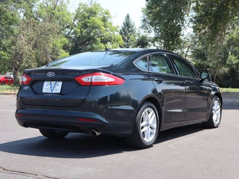 Used 2014 Ford Fusion SE FWD image 5