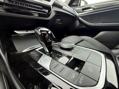 Used 2024 BMW X4 M40i w/ Premium Package image 25