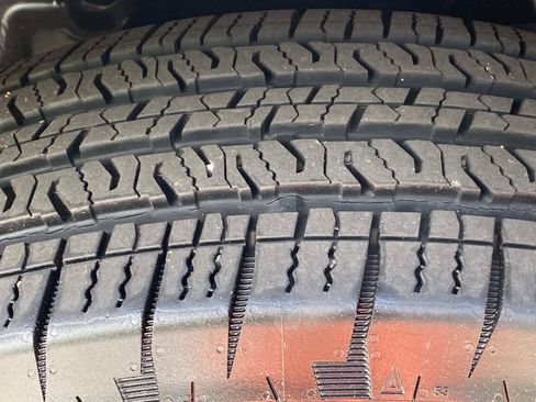 Used 2024 Jeep Wrangler Unlimited Sport AWD/4WD image 15