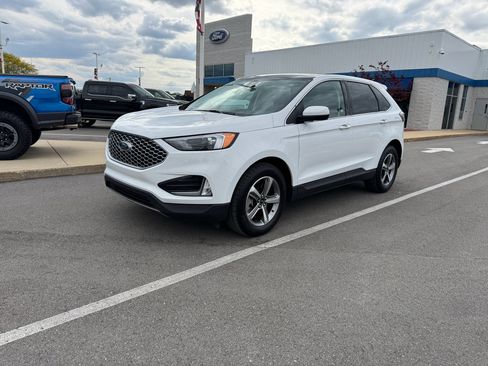 Used 2024 Ford Edge SEL w/ Convenience Package AWD/4WD image 4