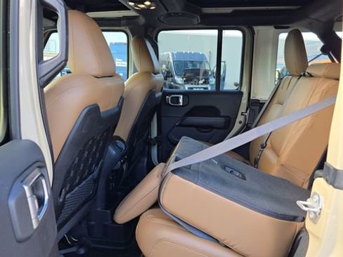 Certified 2022 Jeep Wrangler Unlimited Rubicon 4xe w/ Cold Weather Group image 27