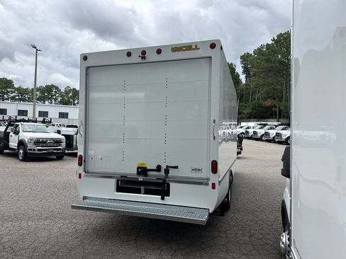 New 2027 Ford E-350 and Econoline 350 Super Duty w/ Power Equipment Group RWD image 8