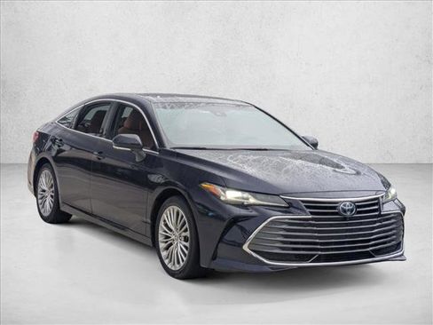 Certified 2022 Toyota Avalon Limited image 3