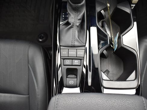 Used 2025 Toyota Camry XSE image 34