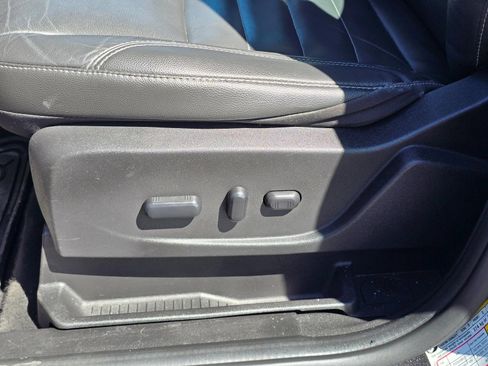 Used 2015 Ford C-MAX Energi SEL w/ Equipment Group 303A FWD image 22