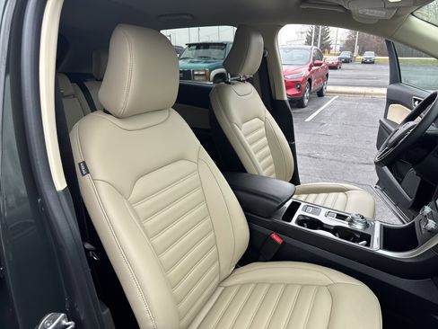Used 2024 Ford Edge SEL w/ Convenience Package image 32