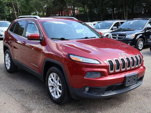 Used 2014 Jeep Cherokee Latitude w/ Comfort/Convenience Group AWD/4WD image 1