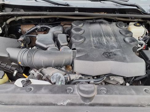 Used 2019 Toyota 4Runner SR5 Premium AWD/4WD image 34