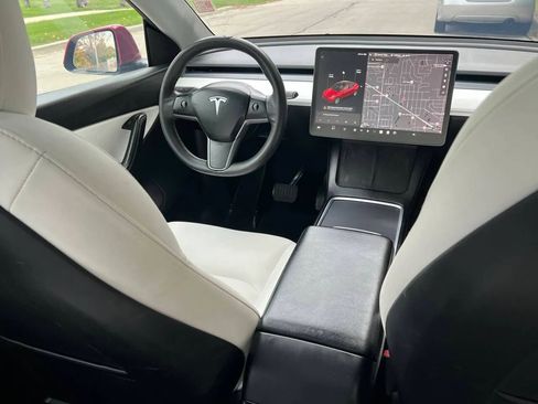 Used 2021 Tesla Model Y Long Range image 11