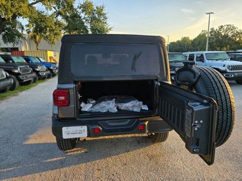 New 2025 Jeep Wrangler Unlimited Sahara w/ Safety Group AWD/4WD image 33