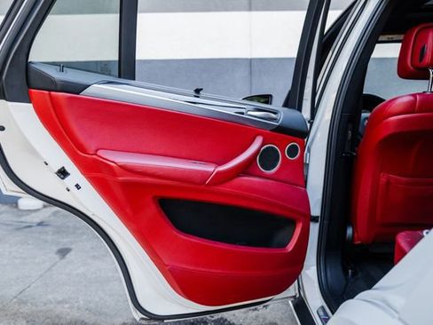 Used 2012 BMW X5 M image 70