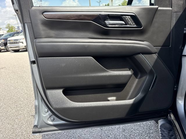 Used 2025 Chevrolet Tahoe Z71 AWD/4WD image 39