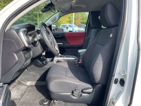 Used 2022 Toyota Tacoma SR5 image 25