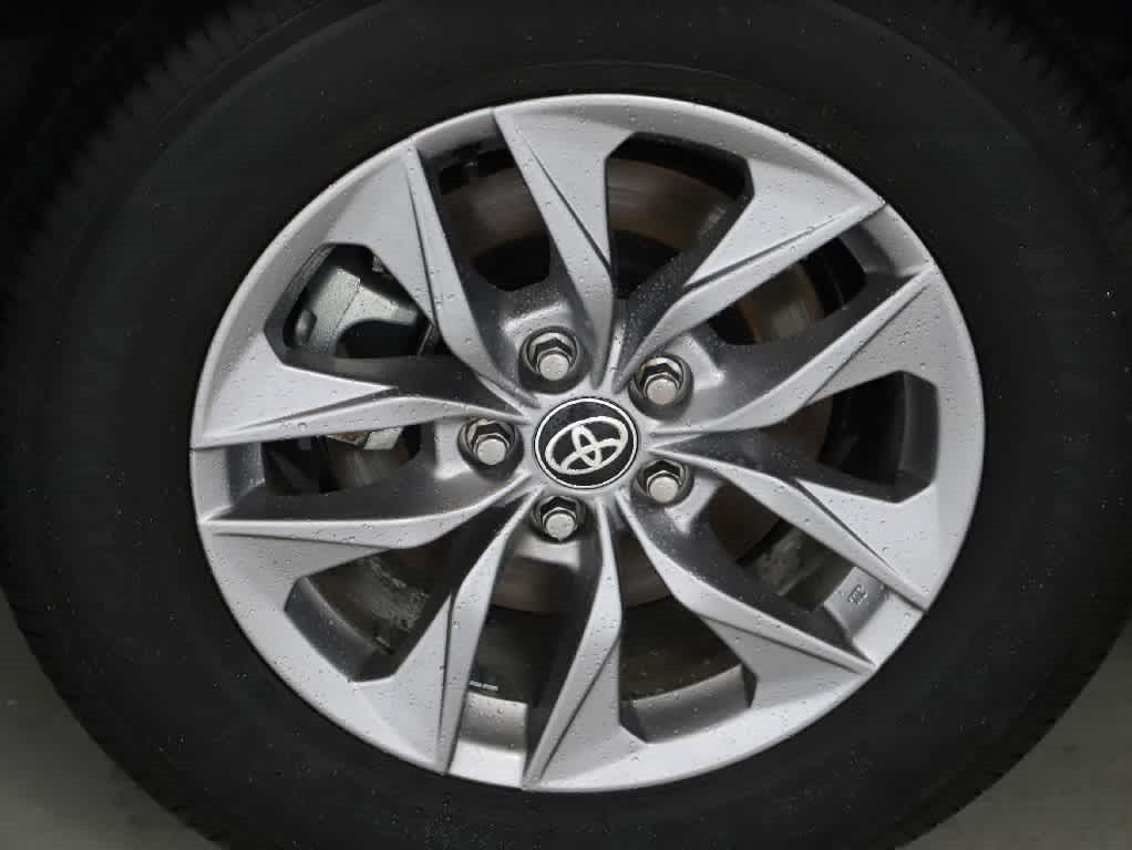 Used 2026 Toyota Sienna XLE AWD/4WD image 12