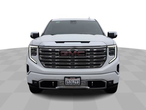 Used 2024 GMC Sierra 1500 Denali w/ Technology Package AWD/4WD image 4