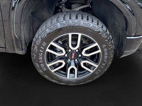 Used 2023 GMC Sierra 1500 AT4 w/ AT4 Premium Package AWD/4WD image 13