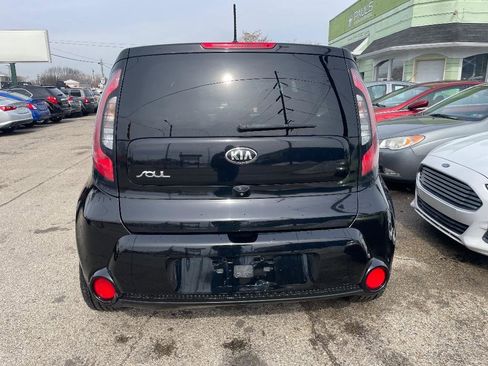 Used 2016 Kia Soul + image 4