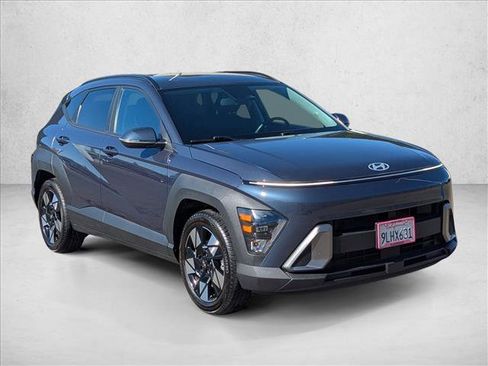 Used 2024 Hyundai Kona SEL image 2