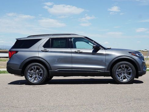 New 2026 Ford Explorer Active w/ Active Comfort Package AWD/4WD image 6