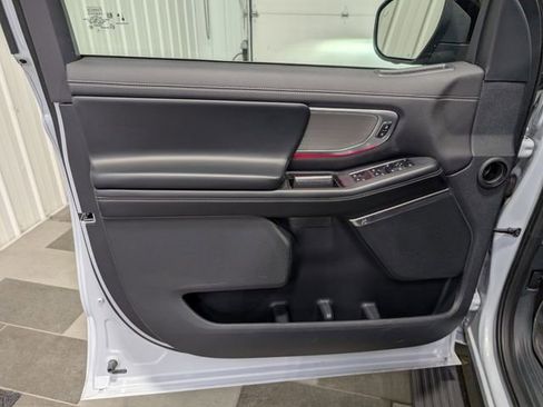Used 2025 Ford Expedition Platinum w/ Driver's Package AWD/4WD image 14