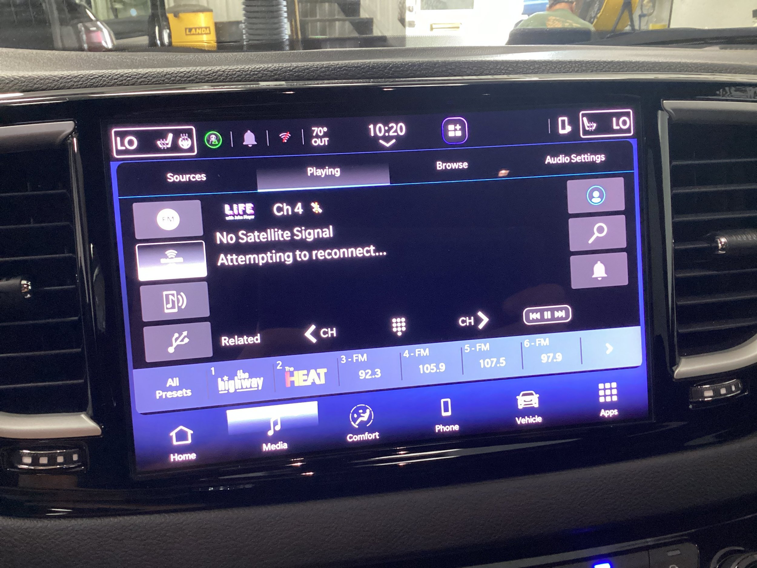 Used 2026 Chrysler Pacifica Select FWD image 24