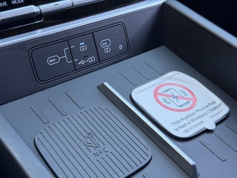 Certified 2025 Hyundai Santa Fe SEL image 11