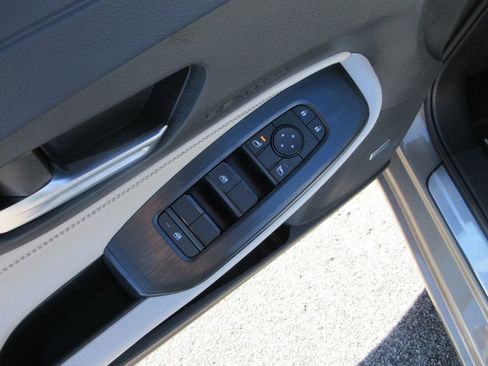 New 2026 Nissan Sentra SL w/ Floor Mat Package FWD image 19