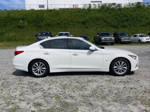 Used 2017 INFINITI Q50 3.0t Premium RWD image 3